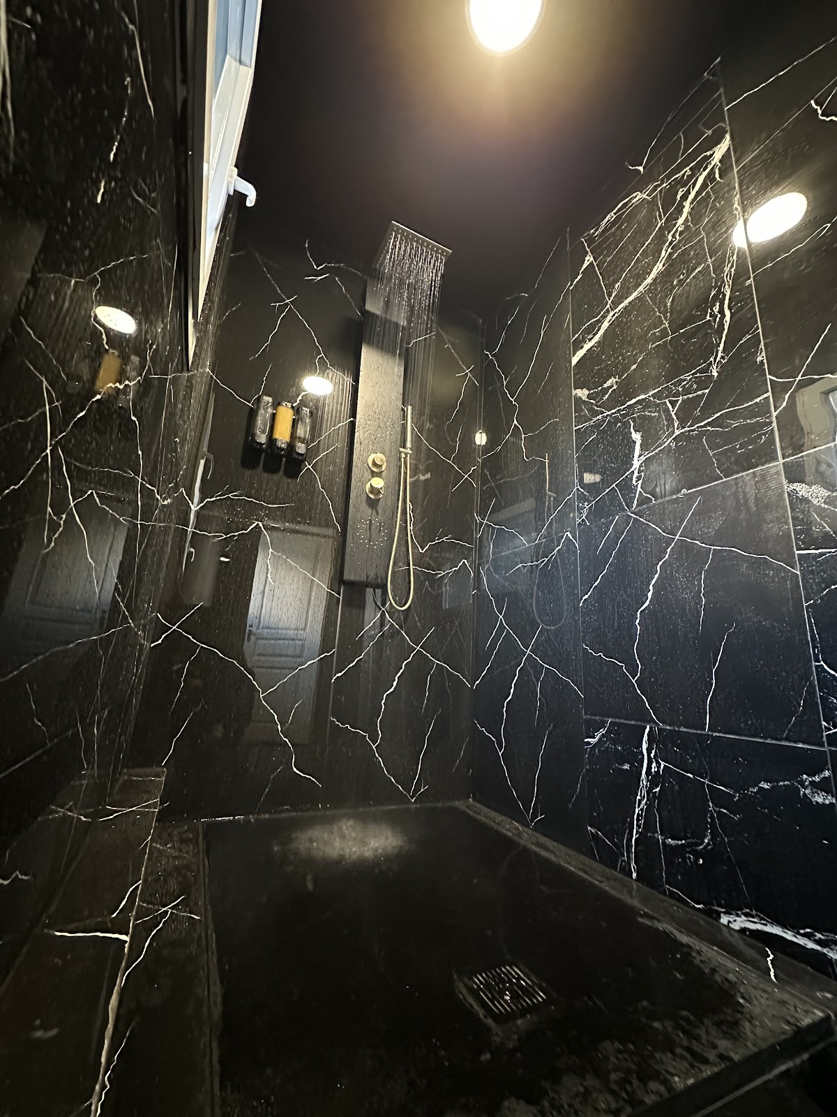 Photo Google Maps · Love Room / Suite Romantique Avec Jacuzzi