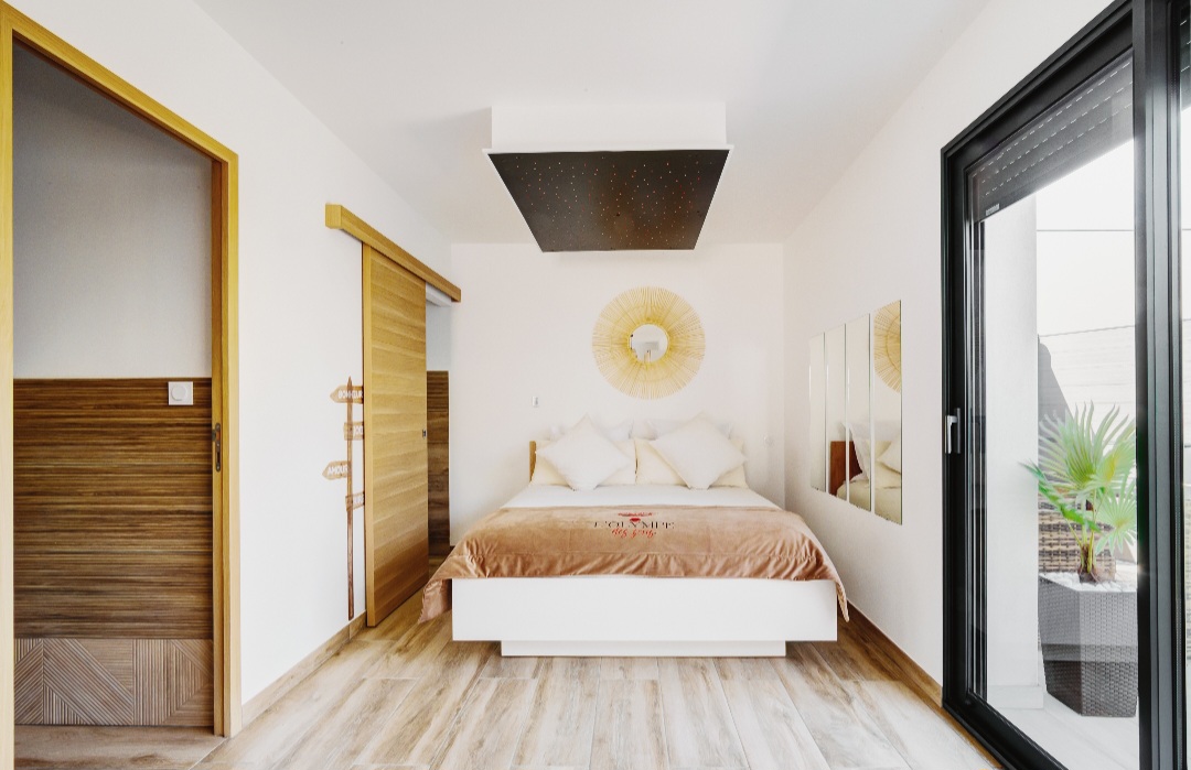 Photo Google Maps · L'Olympe des Sens: Love Room avec spa, Love hôtel, week-end romantique, nuit en amoureux, proche plage dans l'Hérault