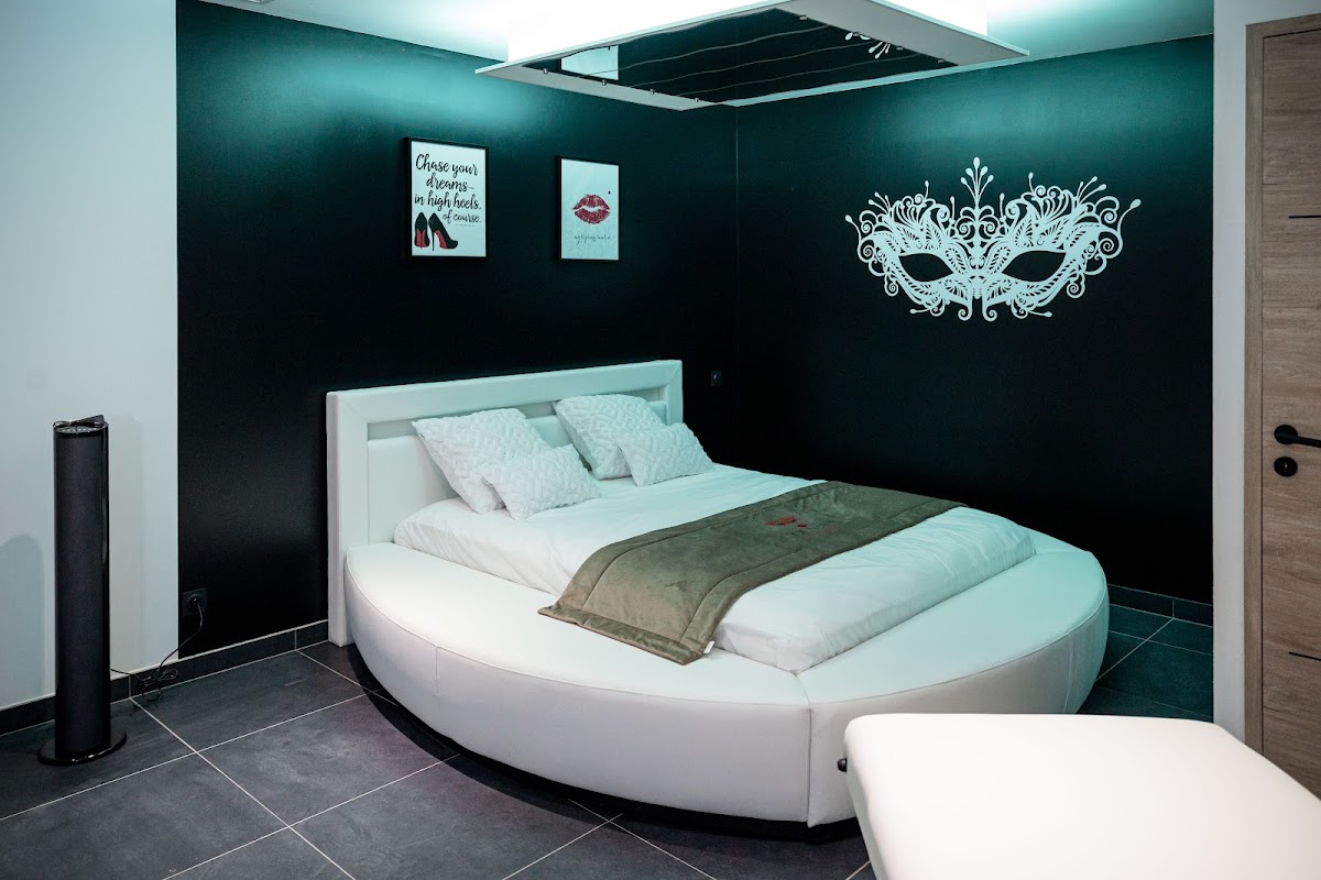 Photo Google Maps · L'Olympe des Sens: Love Room avec spa, Love hôtel, week-end romantique, nuit en amoureux, proche plage dans l'Hérault