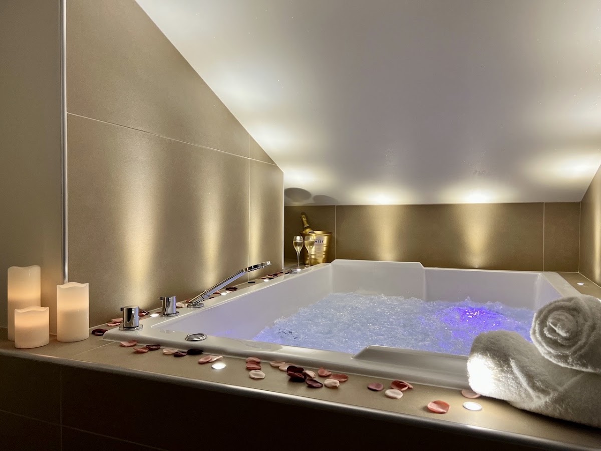 Photo Google Maps · Loveroom / Spa privatif / Jacuzzi Saint Etienne