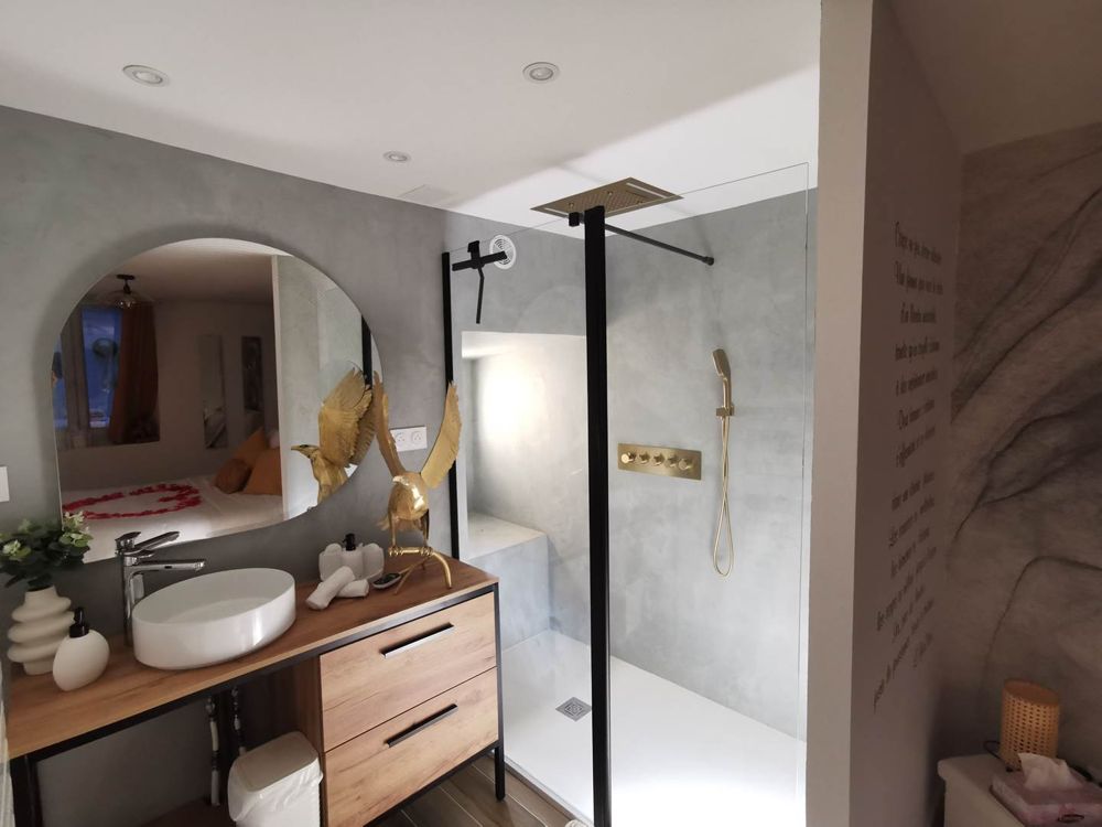 Photo Google Maps · AfterClose le 11 - love room jacuzzi privatif
