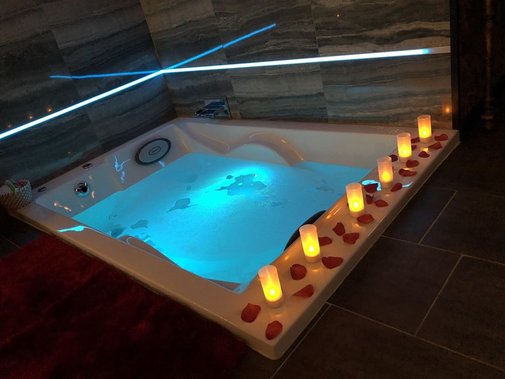 Photo Google Maps · Love room Rouge Cherry