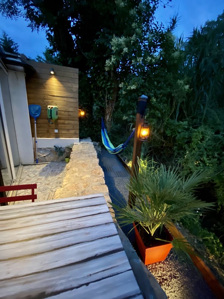 Photo Google Maps · SUITE PHANTASTICA chambre avec Jacuzzi privatif aux pennes mirabeau