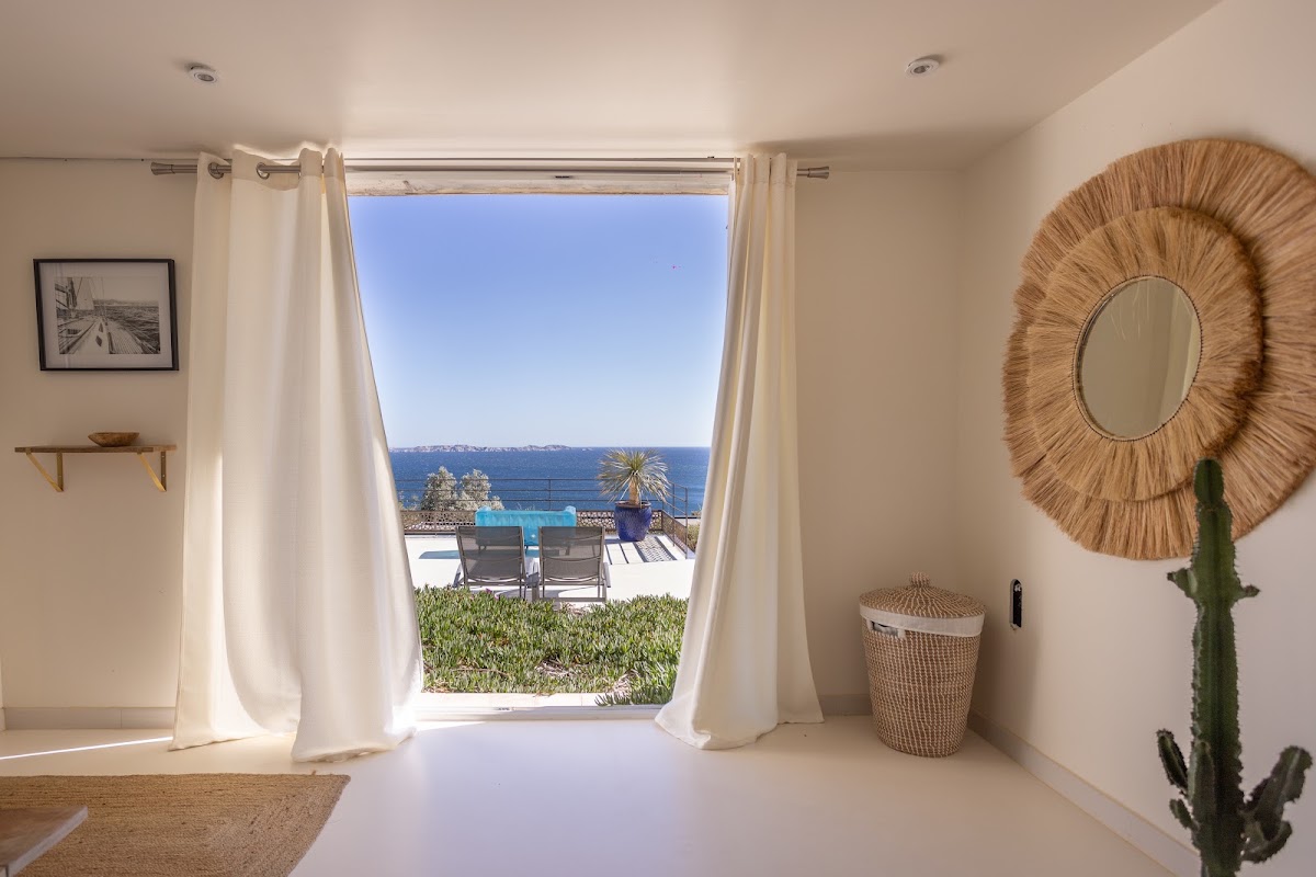 Photo Google Maps · LES SUITES LOVE SPA VUE MER PISCINE