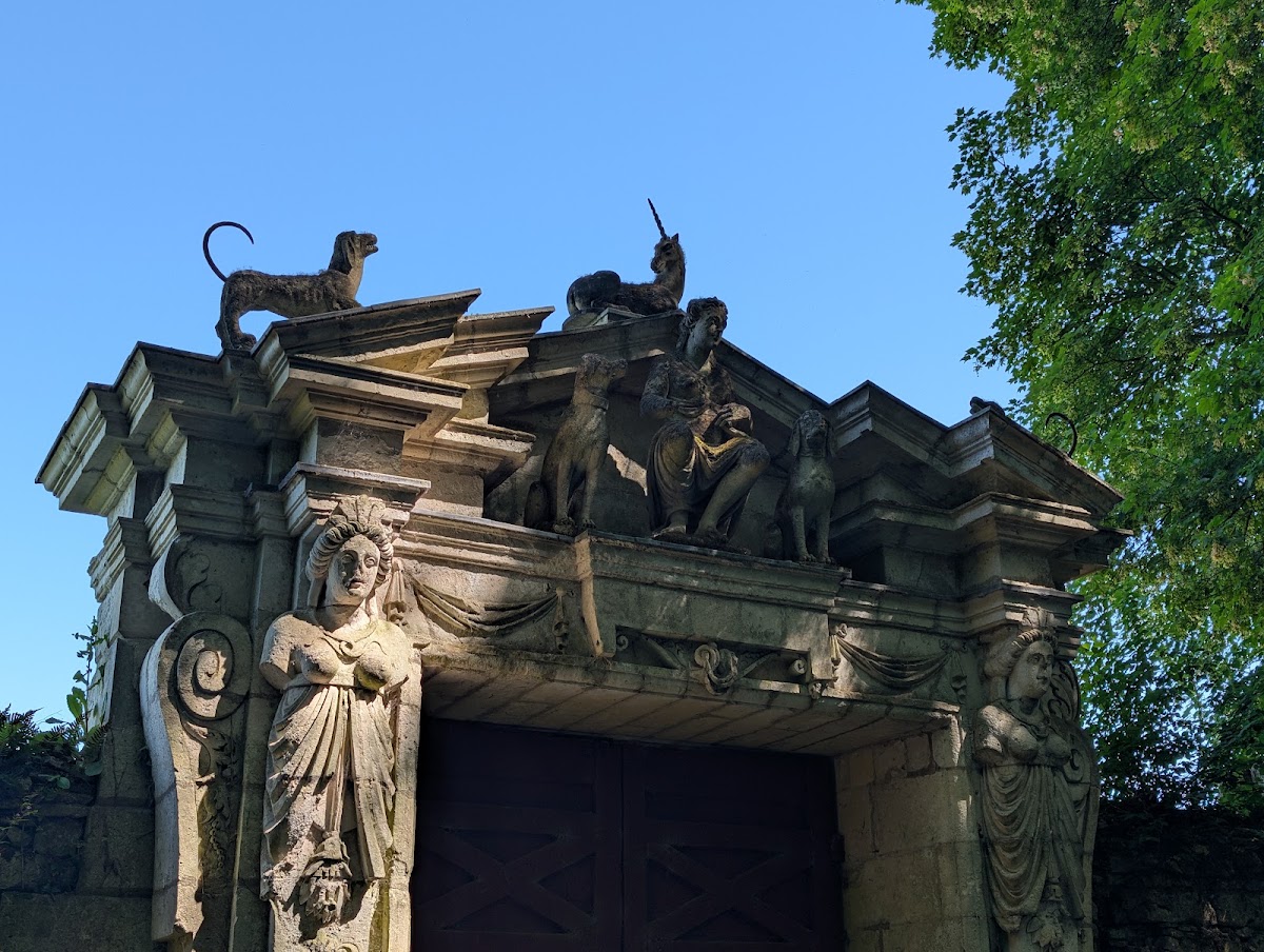 Photo Google Maps · M F