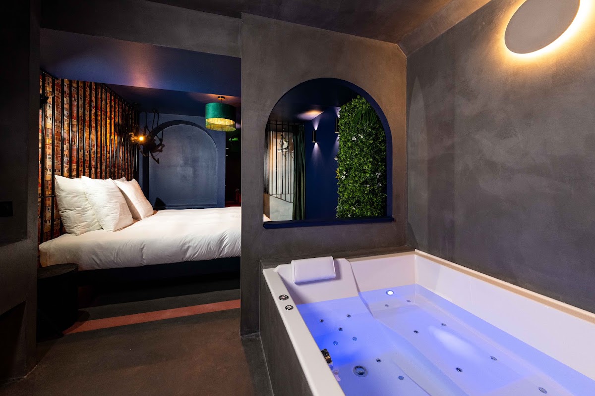 Photo Google Maps · Minamina, chambre avec jacuzzi privatif en Provence dans le sud de la France