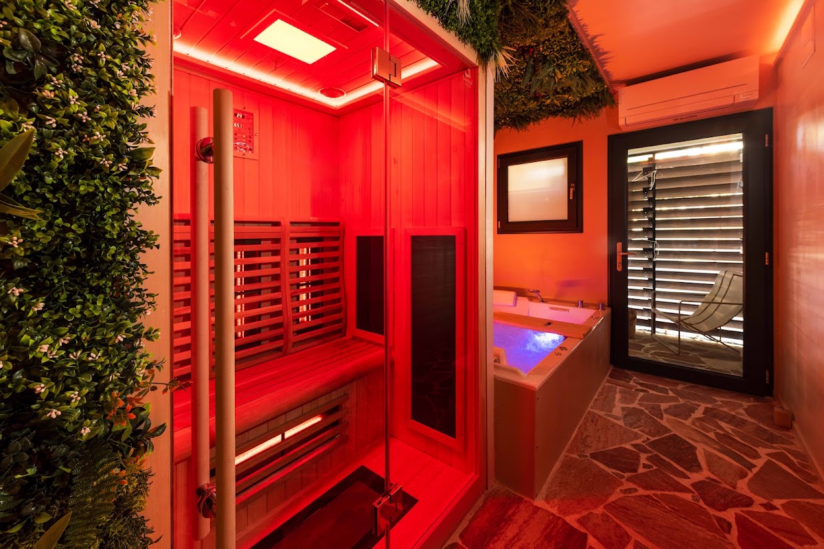 Photo Google Maps · Minamina, chambre avec jacuzzi privatif en Provence dans le sud de la France