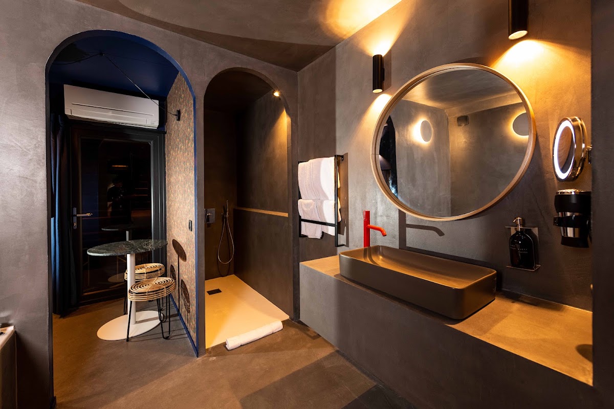 Photo Google Maps · Minamina, chambre avec jacuzzi privatif en Provence dans le sud de la France