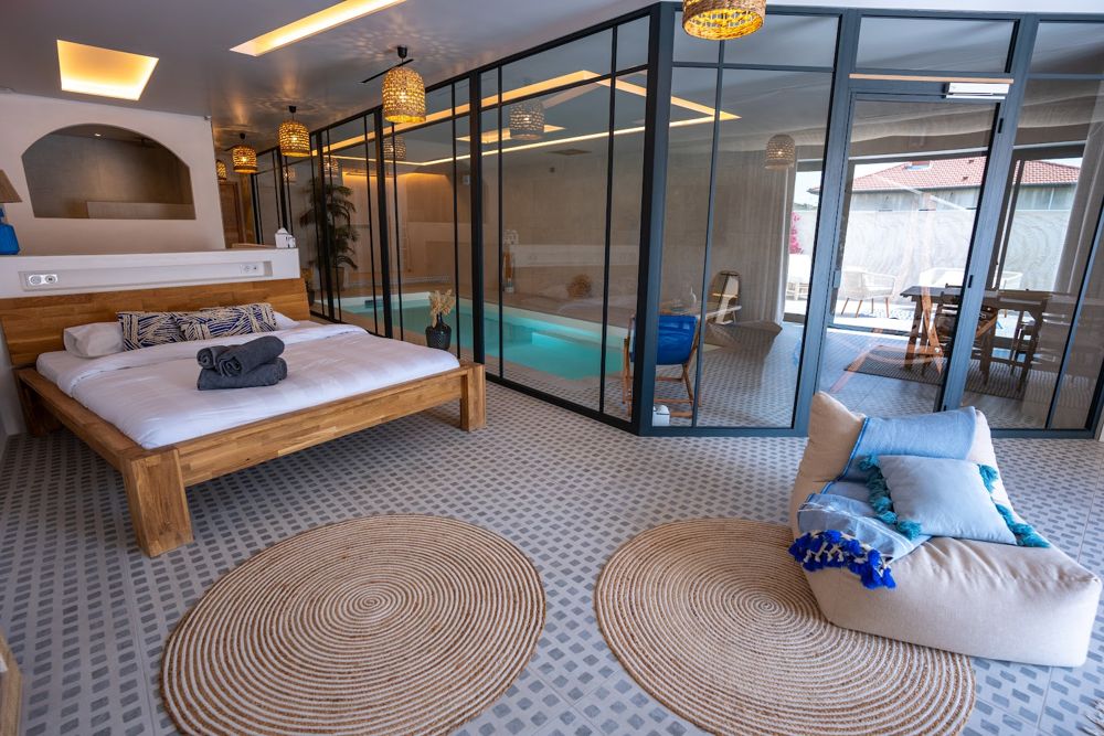 Photo Google Maps · Love Room - Grèce et Mojo Pool Belleville - By Nuit et Spa