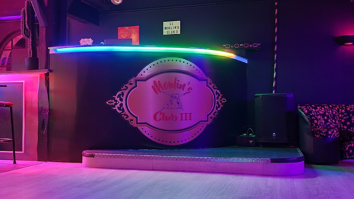 Moulin's Club 3