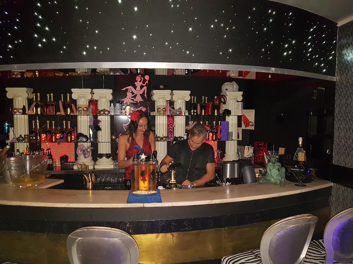 Le Desir Club 32